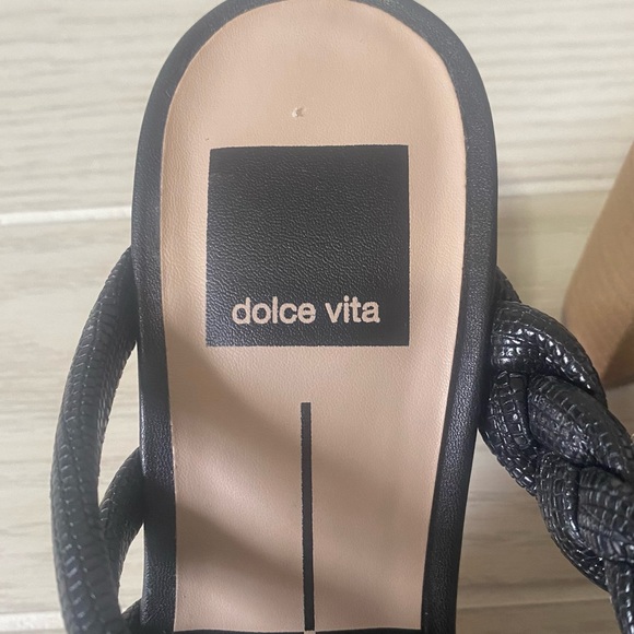 Dolce Vita Pipin black embossed leather block heels - Picture 5 of 5